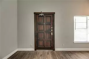 202 S Willomet Dr, Dallas, TX 75208 - Photo 3