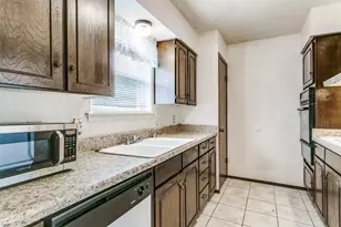 1037 Barber St, Hurst, TX 76053 - Photo 13