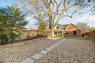 7137 Meadow Lake Ave, Dallas, TX 75214 - Photo 31