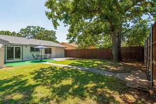 1044 Meadowbrook Dr, Grapevine, TX 76051 - Photo 27