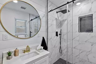 1044 Meadowbrook Dr, Grapevine, TX 76051 - Photo 17