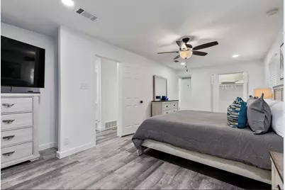 1044 Meadowbrook Drive, Grapevine, TX 76051 - Photo 15