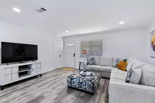 1044 Meadowbrook Dr, Grapevine, TX 76051 - Photo 5