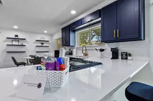 1044 Meadowbrook Dr, Grapevine, TX 76051 - Photo 9