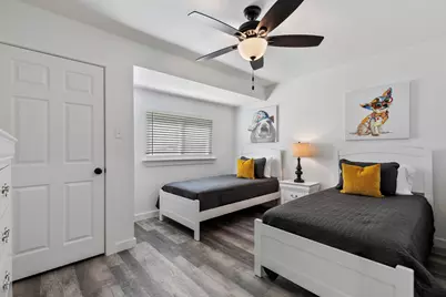 1044 Meadowbrook Drive, Grapevine, TX 76051 - Photo 21