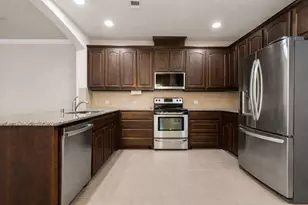 921 Shelby Ln, Lewisville, TX 75056 - Photo 7