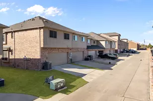 921 Shelby Ln, Lewisville, TX 75056 - Photo 17