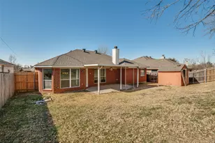 1808 Wolf Creek Dr, Arlington, TX 76018 - Photo 25