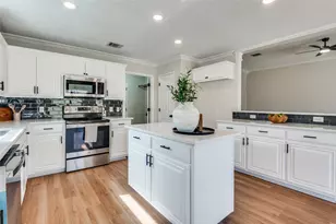 1808 Wolf Creek Dr, Arlington, TX 76018 - Photo 11