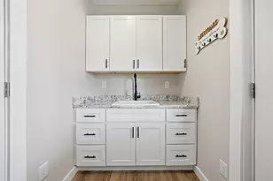 3008 S 3rd St, Waco, TX 76706 - Photo 9