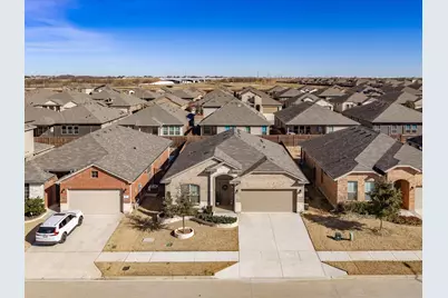 821 Blackhorse Trail, Justin, TX 76247 - Photo 3