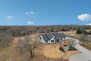 165 Rolling Bnd Rd, Alvord, TX 76225 - Photo 33