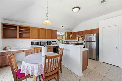 1308 Meadow Glen, Lancaster, TX 75146 - Photo 7