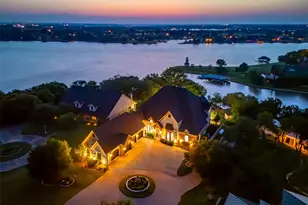 1916 W Emerald Bend Ct, Granbury, TX 76049 - Photo 33