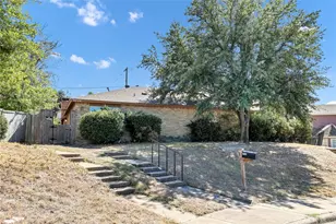 9724 Summerwood Cir, Dallas, TX 75243 - Photo 29