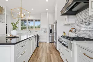 17001 Escondida Ct, Woodway, TX 76712 - Photo 9