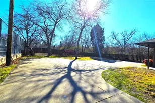 901 W Congress St, Denton, TX 76201 - Photo 31