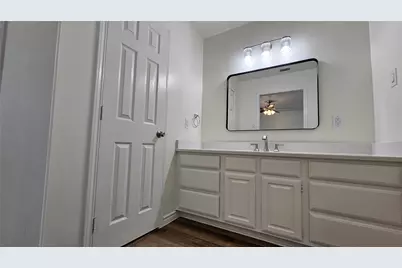 901 W Congress Street, Denton, TX 76201 - Photo 25