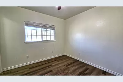 901 W Congress Street, Denton, TX 76201 - Photo 17