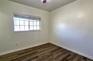 901 W Congress St, Denton, TX 76201 - Photo 17