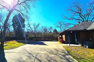 901 W Congress St, Denton, TX 76201 - Photo 33