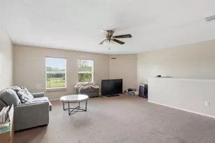 1424 Bumble Bee Dr, Lancaster, TX 75134 - Photo 23