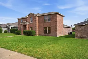 1424 Bumble Bee Dr, Lancaster, TX 75134 - Photo 3