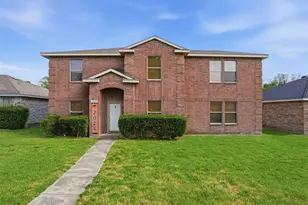 1424 Bumble Bee Dr, Lancaster, TX 75134 - Photo 1