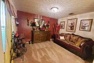 1424 Bumble Bee Dr, Lancaster, TX 75134 - Photo 3