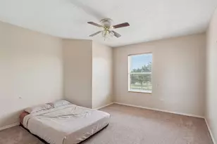 1424 Bumble Bee Dr, Lancaster, TX 75134 - Photo 29