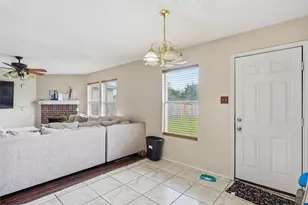 1424 Bumble Bee Dr, Lancaster, TX 75134 - Photo 9