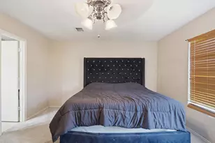 1424 Bumble Bee Dr, Lancaster, TX 75134 - Photo 17