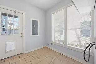 843 N Clinton Ave, Dallas, TX 75208 - Photo 11