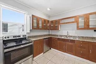 843 N Clinton Ave, Dallas, TX 75208 - Photo 9