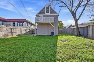 843 N Clinton Ave, Dallas, TX 75208 - Photo 27