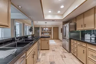 2627 Lakehill Ln, Carrollton, TX 75006 - Photo 11