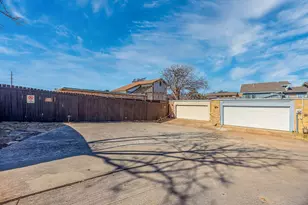 2627 Lakehill Ln, Carrollton, TX 75006 - Photo 33