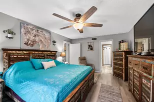 5702 Meadow Wood Ln, Fort Worth, TX 76112 - Photo 17