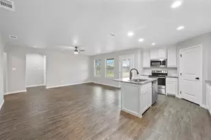 228 St Charles Dr, Springtown, TX 76082 - Photo 5