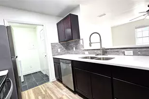 903 W Congress St, Denton, TX 76201 - Photo 9