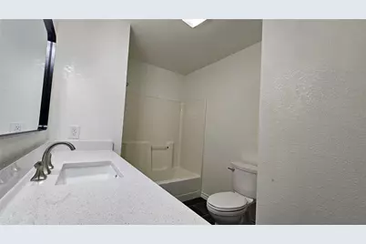 903 W Congress Street, Denton, TX 76201 - Photo 27