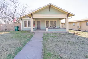701 N Mason St, Bowie, TX 76230 - Photo 1