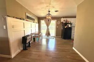 200 Arden St, Bowie, TX 76230 - Photo 5