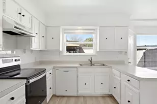 5810 Marina Dr, Garland, TX 75043 - Photo 15