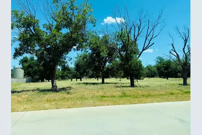 1036 E Landings N, Granbury, TX 76049 - Photo 3