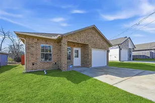 2207 Henry St, Greenville, TX 75401 - Photo 3