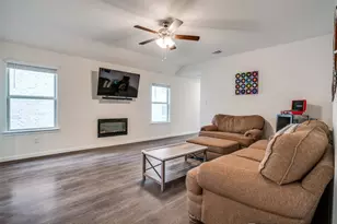 3916 Oak Crk Cir, Denison, TX 75020 - Photo 5