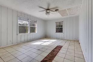 1706 Henderson Ct, Irving, TX 75061 - Photo 5