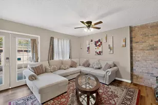 2315 Blue Sage Ln, Arlington, TX 76014 - Photo 9