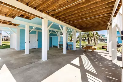 3240 Castle Drive, Crystal Beach, TX 77650 - Photo 35